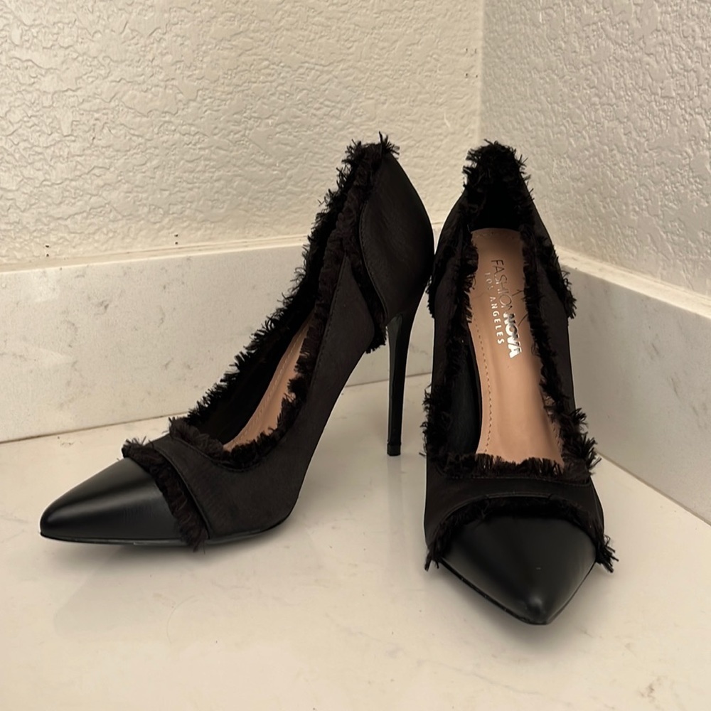 Fashion Nova black stiletto size 7